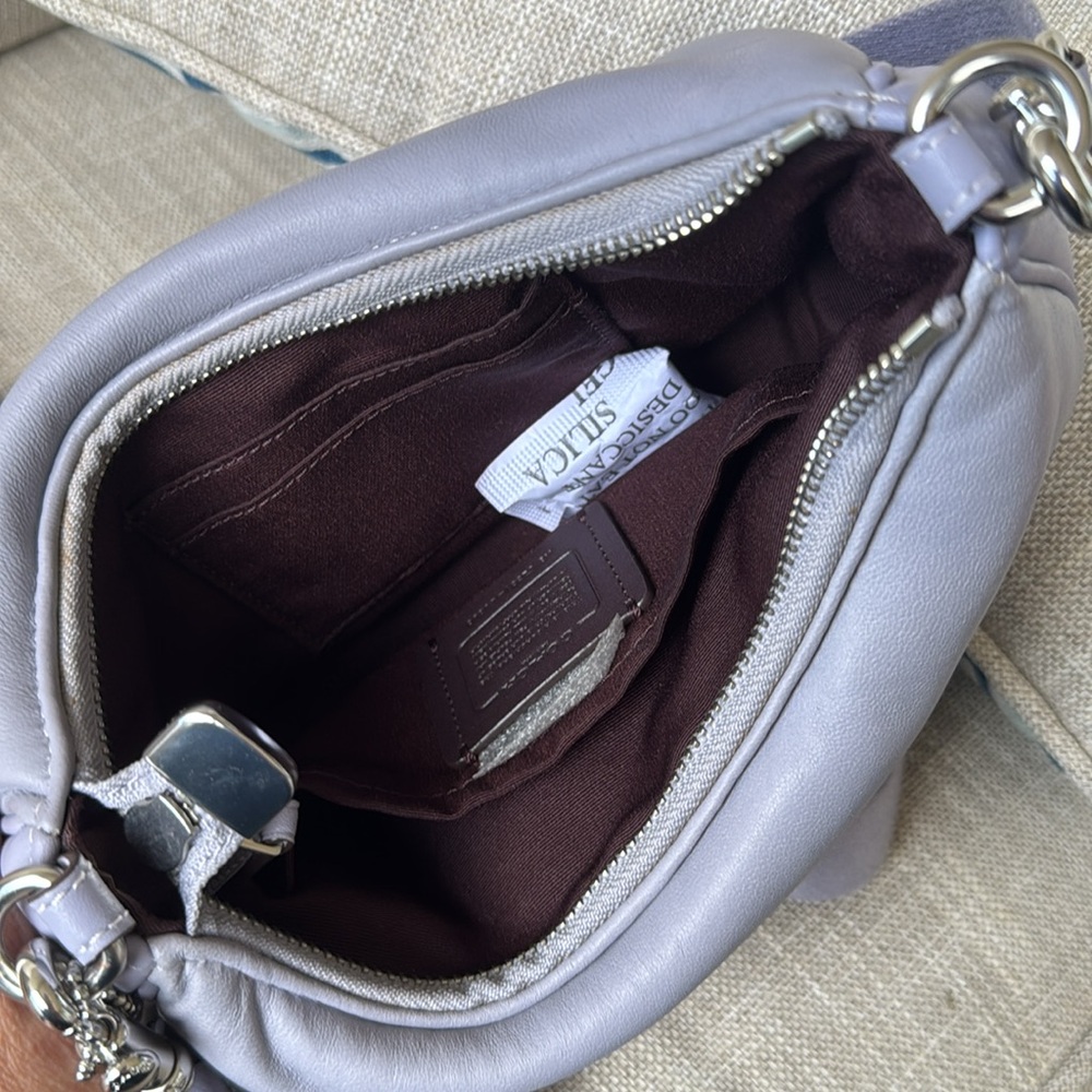 Coach Teri crossbody Bag puffy and quilted lilac leather - Picture 9 of 17